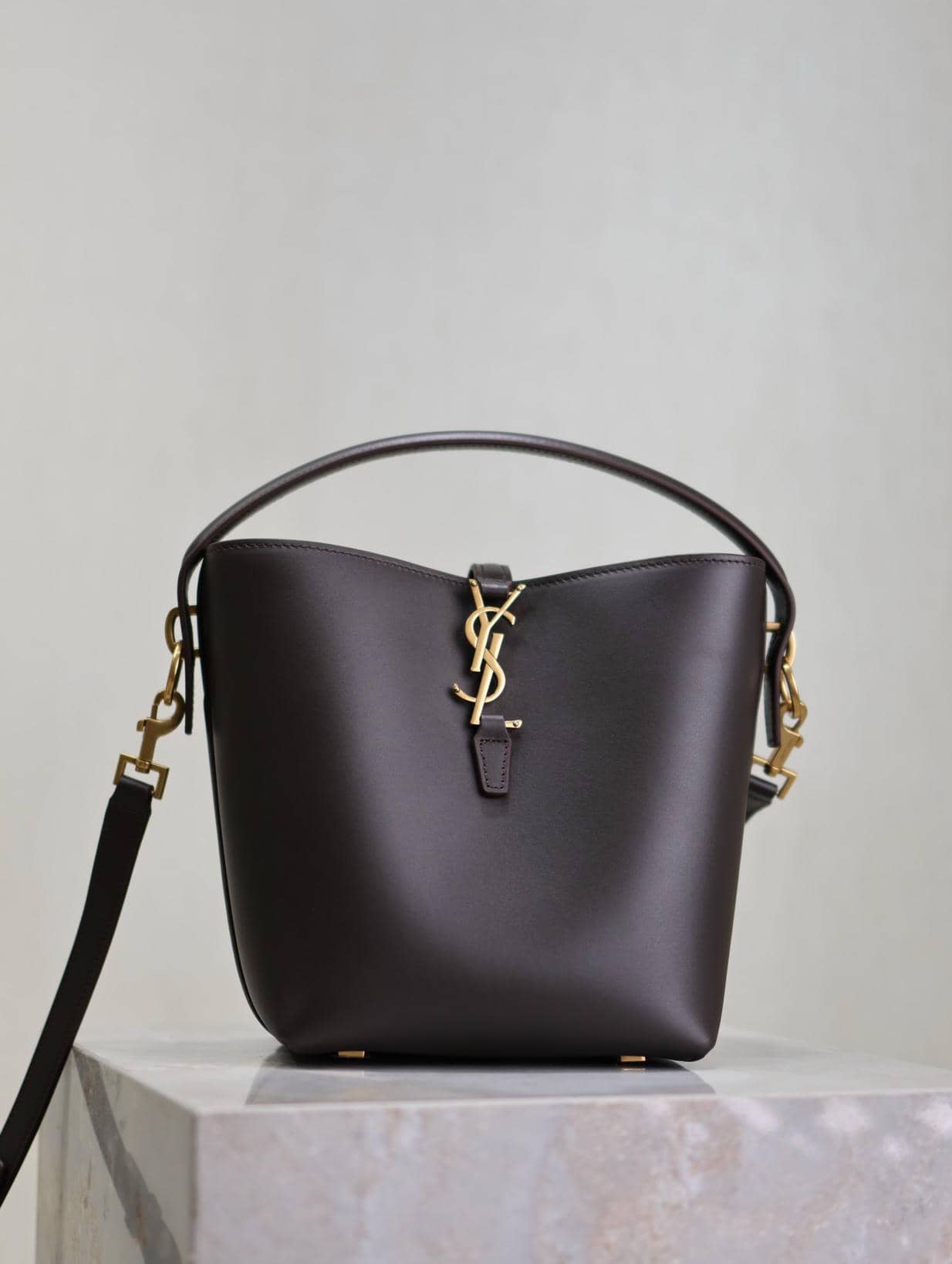 1 Bucket Bag-36